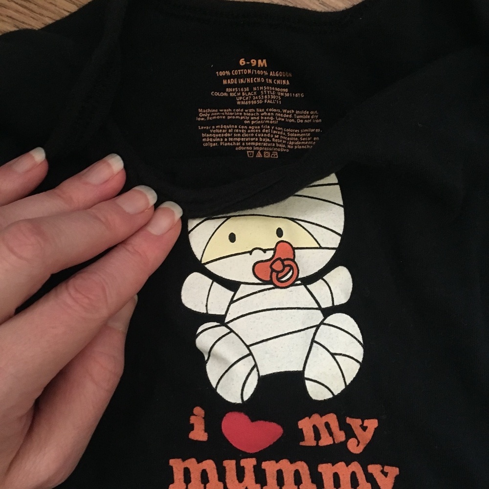 🎃$10!👻 Lot 4 Halloween Unisex Baby Onesies - Picture 5 of 6